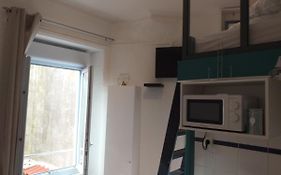 Studio hyper centre entre port et plage